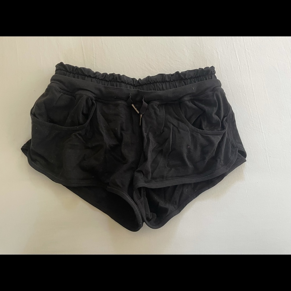 Black lululemon drawstring shorts size 4